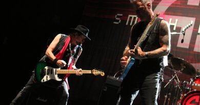 Adrián Smith & Richie Kotzen dieron catedrá en Chile