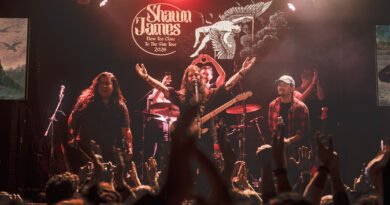 Shawn James at Uniclub: An Intimate Ceremony in the Dark